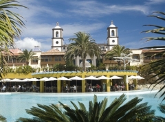 Hotel - hole in spain