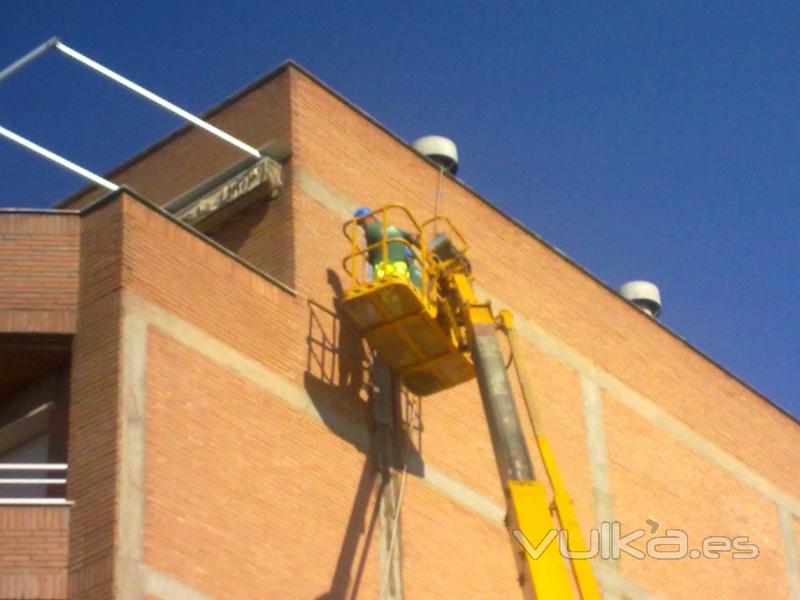 REHABILITACIÓN DE EDIFICIO (MANZANARES)