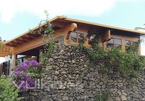 CERRAMIENTOS DE TERRAZA CON MADERA Y ALUMINIO