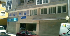 Situacion en el centro de silleda, debajo de la notaria