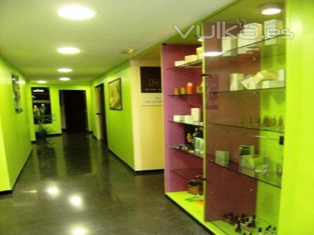 Centro de esttica en traspaso en Barcelona. Invercor. Tel. 933601000