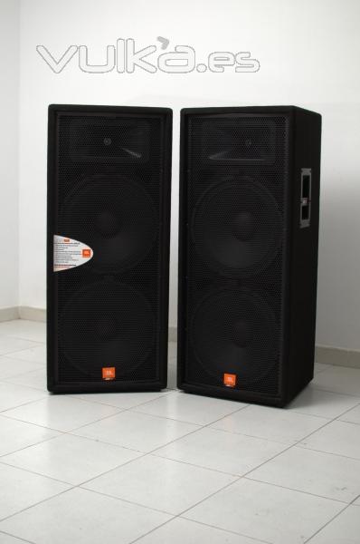 Altavoces JBL tipo Jrx 125 de 500 vatios