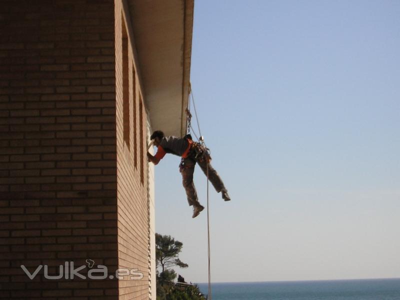 REHABILITACION FACHADAS Y TRABAJOS VERTICALES RV