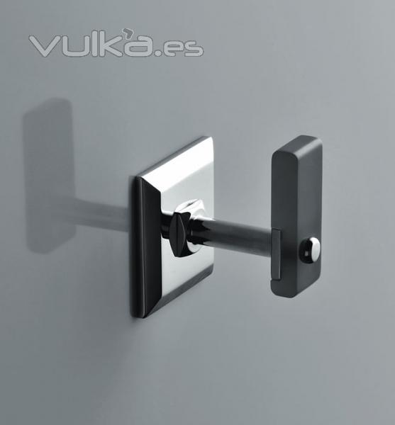 Oferta colgador en cromo y plexiglass negro en lineabaño.com