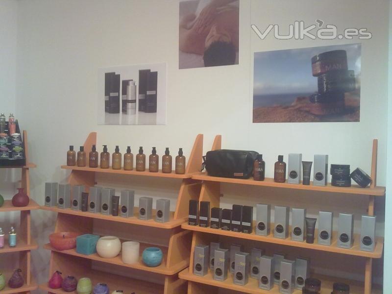 Nukua y Aromados SL, en intergift 2011 en Ifema (Madrid) presentando Vitaman, del 14/09 al 18/09