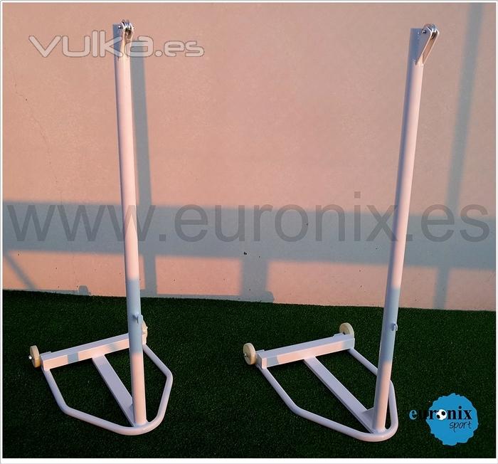 Postes metálicos de badminton trasladables. (www.euronix.es)