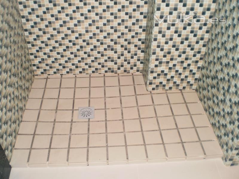 Plato de ducha,y paredes de baño