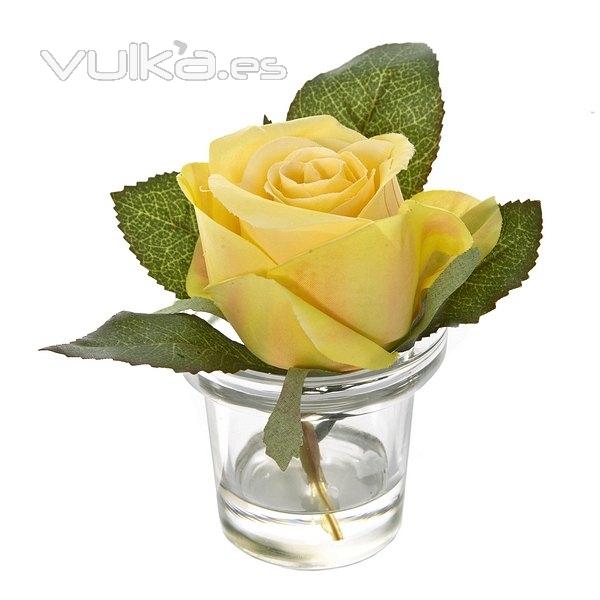 Plantas artificiales. Arreglo floral rosa amarilla maceta vidrio 12 en lallimona.com