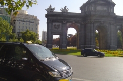 Taxi en  madrid ( puerta de alcala )
