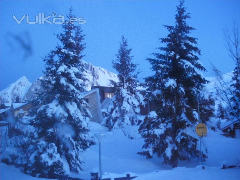 ESCUELA DE ESQUI Y SNOWBOARD FUENTES DE INVIERNO