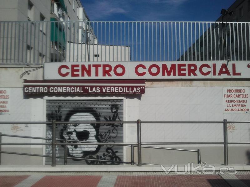 ENTRADA AL CENTRO COMERCIAL LAS VEREDILLAS(TORREJON DE ARDOZ)