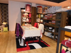 Mantelería, menaje, complementos de decoración