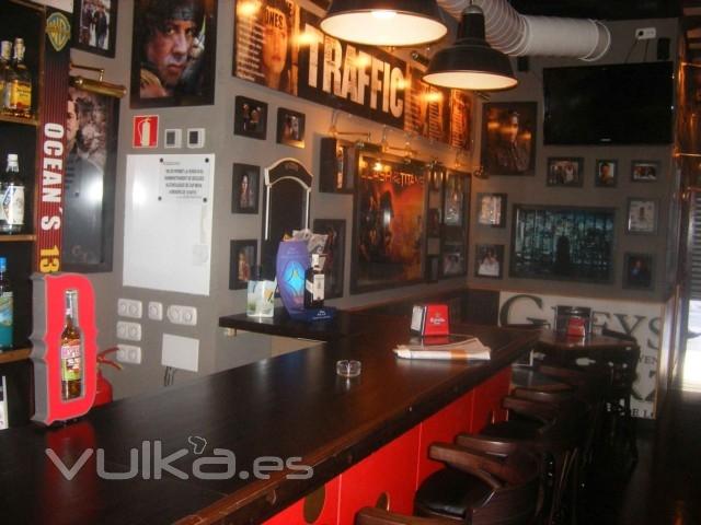 Bar de copas en traspaso. A 15 m. de Barcelona. Invercor. Tel. 933601000