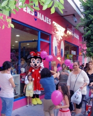 Mis personajes, alcantarilla, apertura 08/09/11,