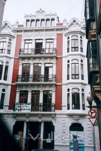 REHABILITACIÓN DE FACHADA EDIFICIO C/ CABRALES (GIJÓN)