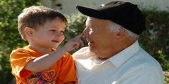 Nieto y abuelo