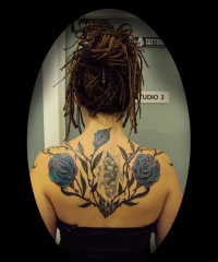 Calaveras y rosas