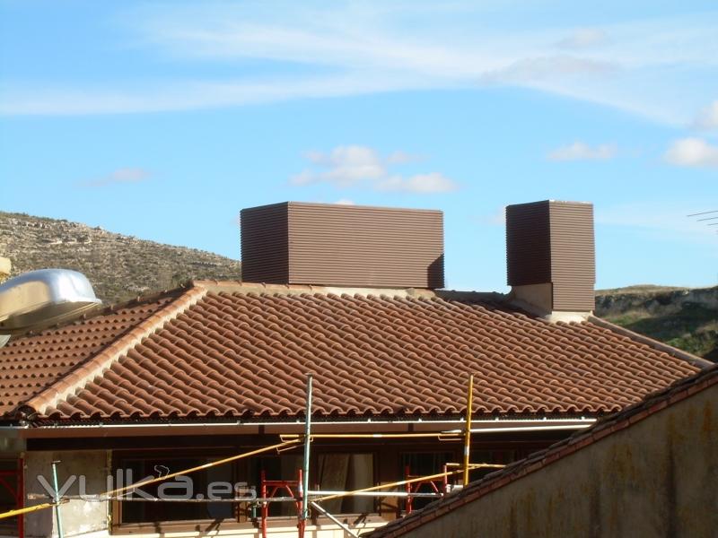 Capotas de chimenea con puertas abatibles , Lama Veneciana , aluminio soldado y lacado al horno.