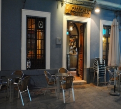Casagrande, lugar de referencia en Tomares para tomar una copa, rodeado de un buen ambiente,