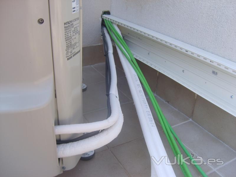 Instalacin de bomba de calor HITACHI con gas refrigerante R410A.