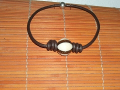 Collar de cuero