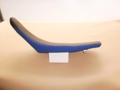 Asiento de enduro rebajado y afinado al maximo  tapiceria nueva combinando texturas