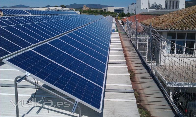 Instalacin SOLAR fotovoltaica 2011 con UNIVERSAL ENERGY