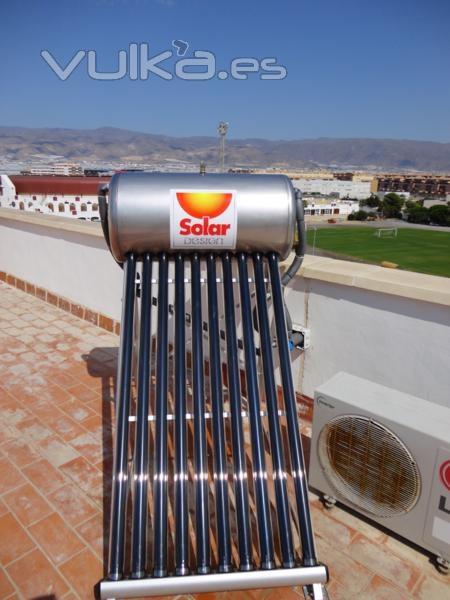 Calentador SOLAR trmico UNIVERSAL ENERGY en Almera 2011