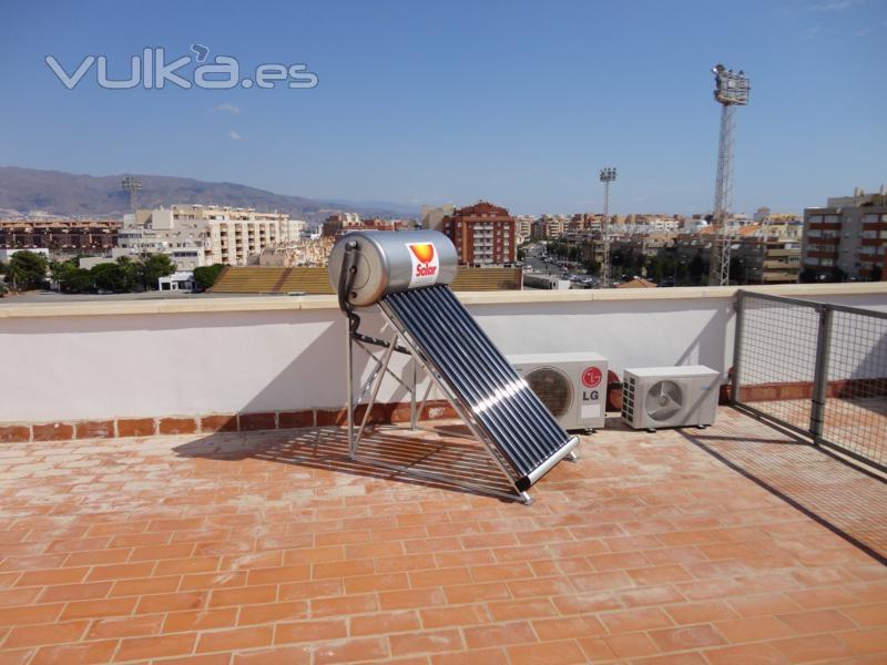 Calentador SOLAR trmico UNIVERSAL ENERGY en Almera 2011