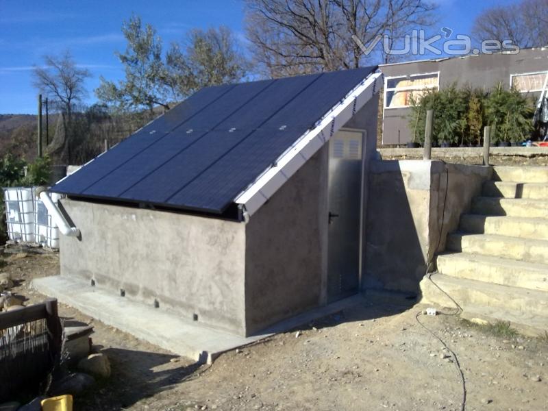 Instalacin SOLAR fotovoltaica aislada de la red UNIVERSAL ENERGY en Huesca 2011
