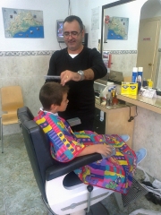 Escialista en corte a ninos