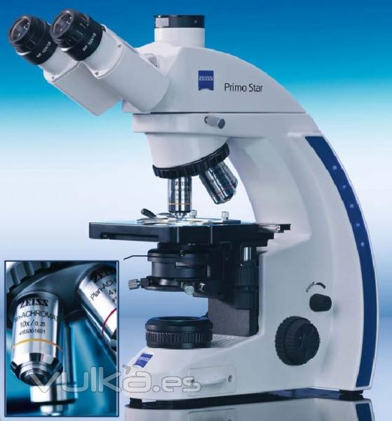 nuevo microscopio para el laboratorio