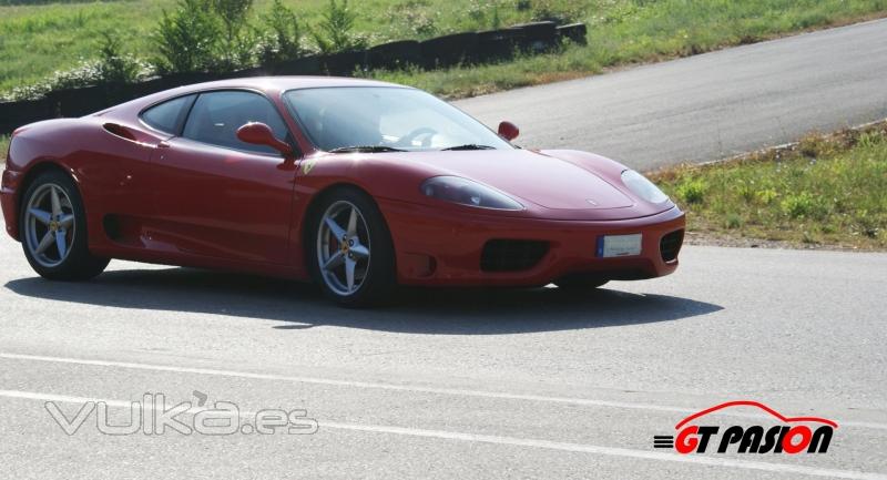 Conducir un Ferrari con GT Pasion