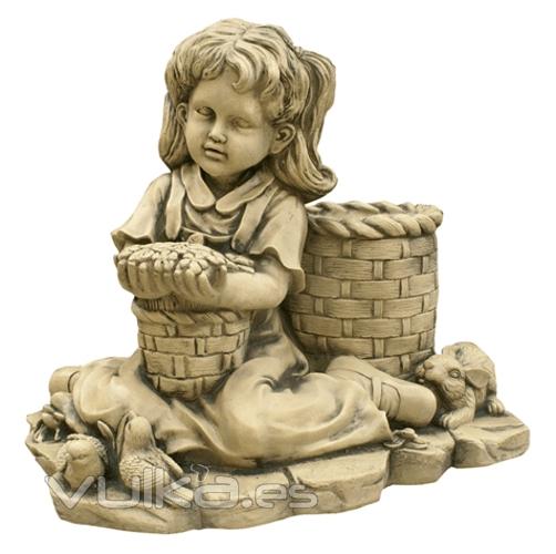 FIGURAS DE JARDIN NIA CON CESTO 50x56cm 76EUR