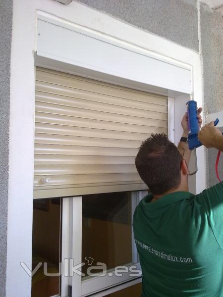 Instalacin de Persiana sin obra en ventana de vivienda