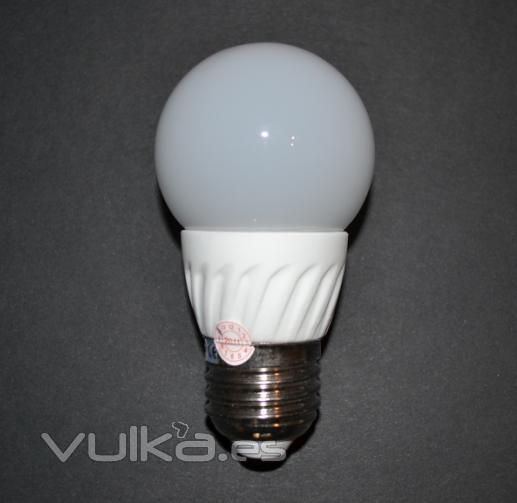 led globo en ceramica y cristal opaco 3w 300 lumens