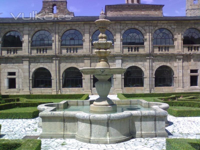 FUENTE MONASTERIO CISCERCIENSE S.MIGUEL DE LAS DUEAS LEON