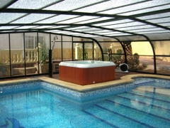 Piscina cubierta y spa
