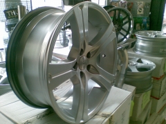 Llantas de aluminio personalizadas.
