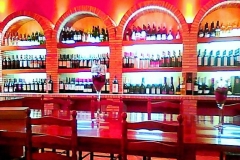 Bodega de quiros (zona de vinos rosados y blancos)