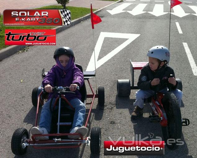 E-KART SOLAR ® 350W JUGUETOCIO. El e-kart motor eléctrico también carga energía a través de panel so