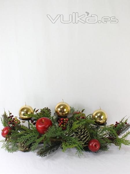 Centros de navidad. Centro navidad con velas doradas oasisdecor.com