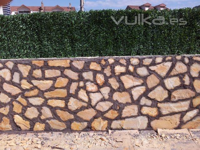 Chapado con Placas de Piedra Natural Fijadas con Adhesivo Cementoso:
