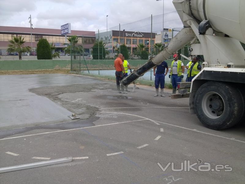 SOLERA DE HORMIGON PARA PISTA DE PADEL