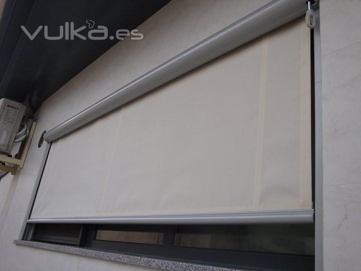 TOLDO MODELO VERTICAL