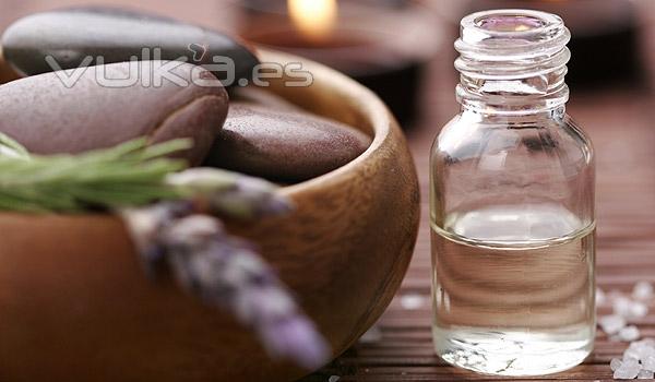 Aromaterapia y cosmtica natural para complementar tus tratamientos .