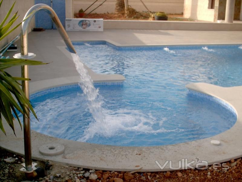 detalle de cañon de hidromasaje para piscina