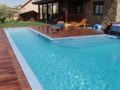 Diseño piscina desbordante en Campo Real