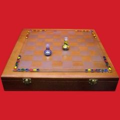 Juego de ajedrez pintado a mano con oro y esmaltesincluye estuche(detalleestuche)