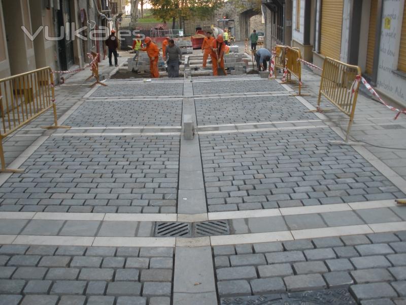 Cantera Olnasa - Piedra Natural para Revestimientos, Pavimentacin, Restauracin, Mobiliario urbano, etc.